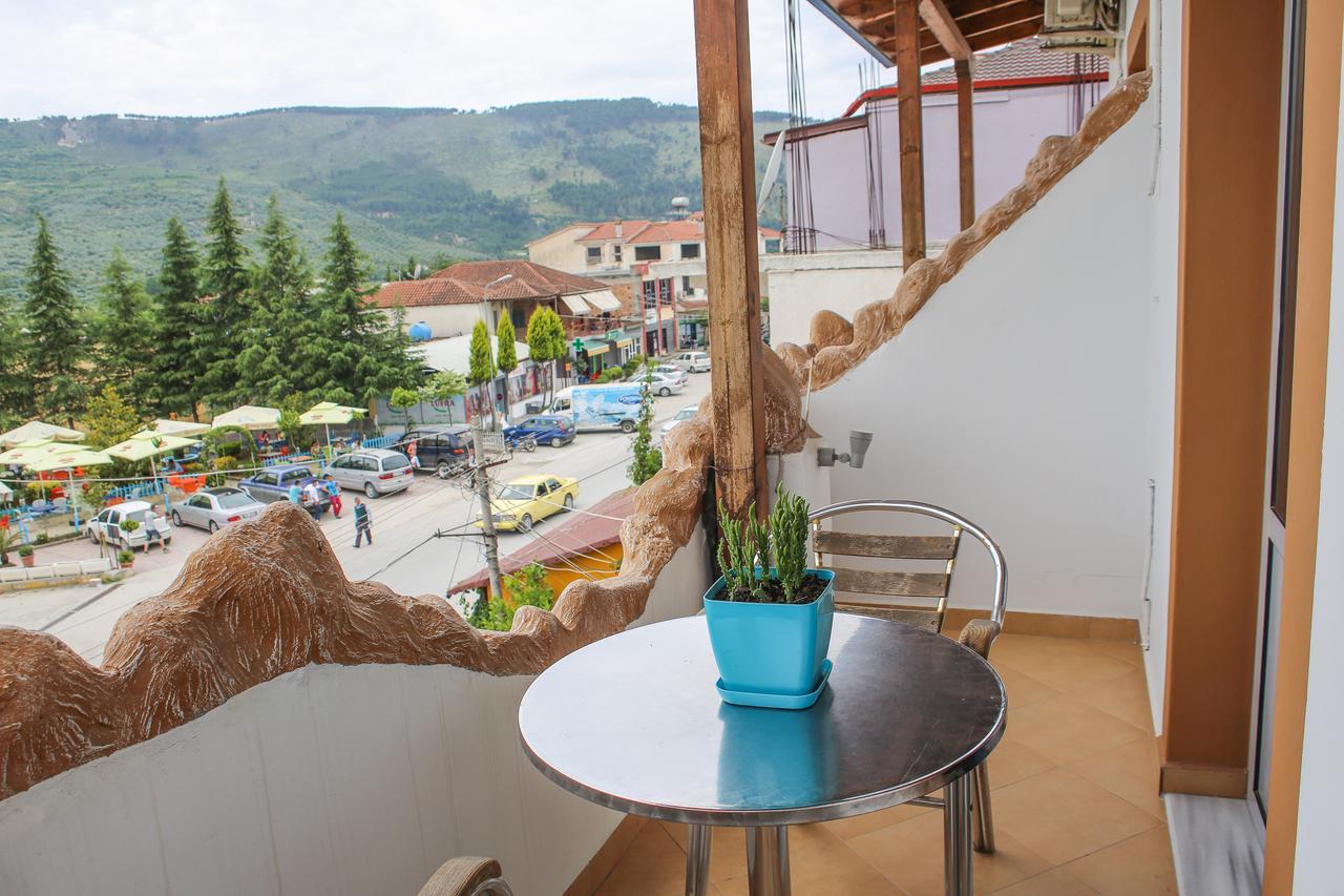 Hotel Shpella Berat Exteriör bild